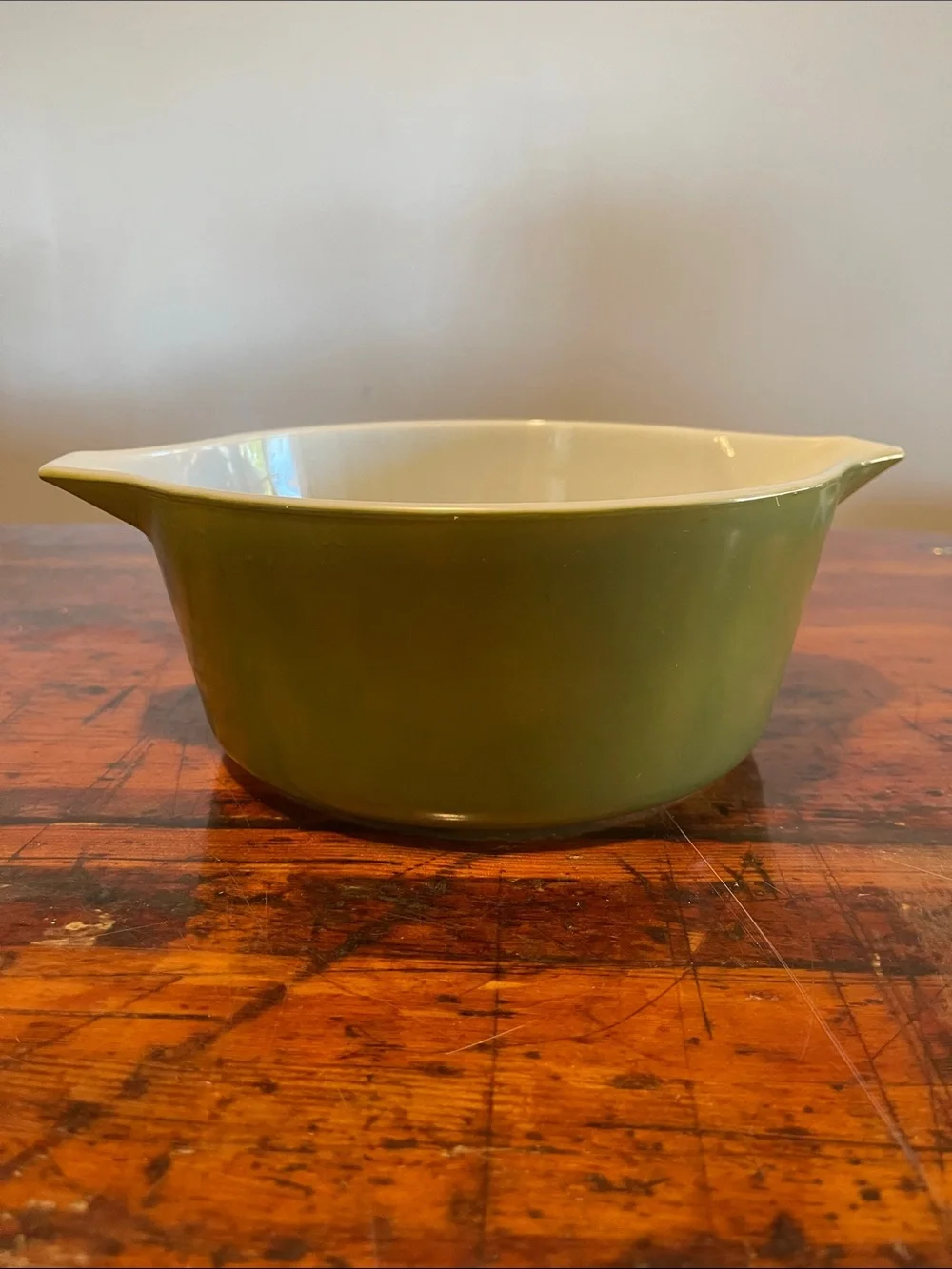 Vintage Pyrex - 2.5 quart Verde Green Cinderella Pour Spouts
